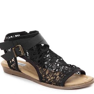 Brand New 🔥Not Rated Aleksa Sandals